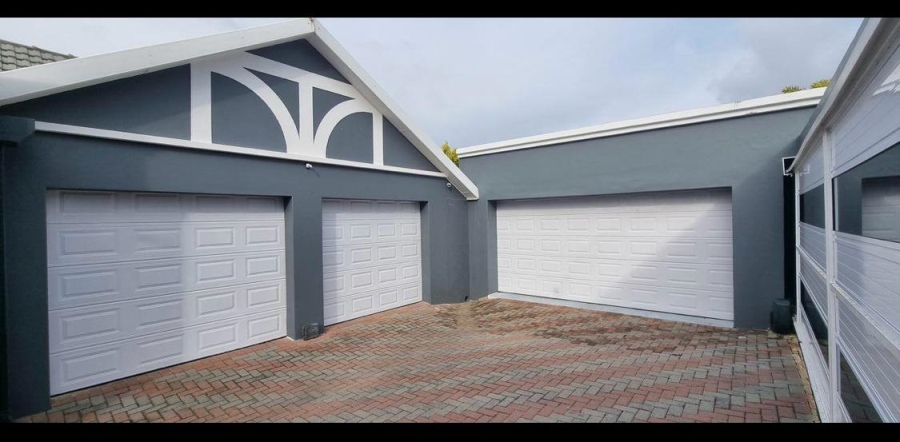 3 Bedroom Property for Sale in Nahoon Valley Park Eastern Cape